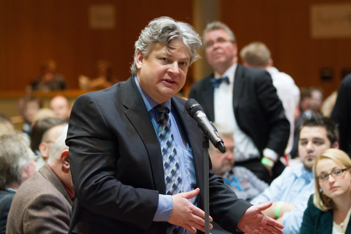 Wehrhafte Demokratie: AfD-MdB im Bundestag Thomas Seitz verliert Beamtenstatus weil er im Wahlkampf für Alternative für Deutschland Verfassungstreue bricht.
