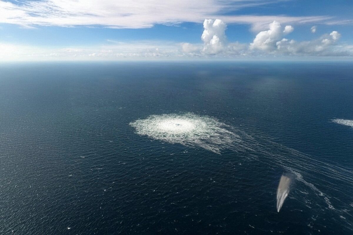 Der deutsche Ukraine-Experte Andreas Umland sieht Moskau durch den Krieg in zunehmender Bedrängnis. Ob Peking Moskau über Wasser halten kann, sei schwer einzuschätzen. Der Historiker und Politologe (Stockholmer Zentrum für Osteuropastudien (SCEEUS) am Schwedischen Institut für internationale Angelegenheiten (UI)) sprach am Rande der 20. Konferenz „Polnische Ostpolitik“ des Kollegiums für Osteuropa in Breslau mit dem Journalisten Marek Pedziwol (Deutsche Welle).