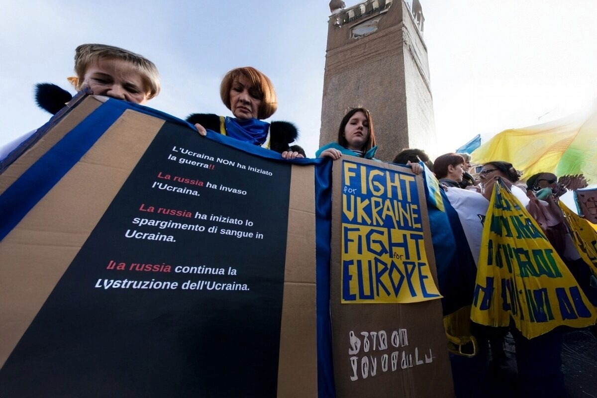 Almost four years after the start of Russia's full-scale invasion, historian Jan Claas Behrends (ZZF/European University Viadrina) takes a historically informed look back—and warns against illusions about quick negotiated solutions. He shows how imperial traditions, violent politics, and the structure of Putin's regime are shaping the war and why concessions to Moscow encourage escalation.