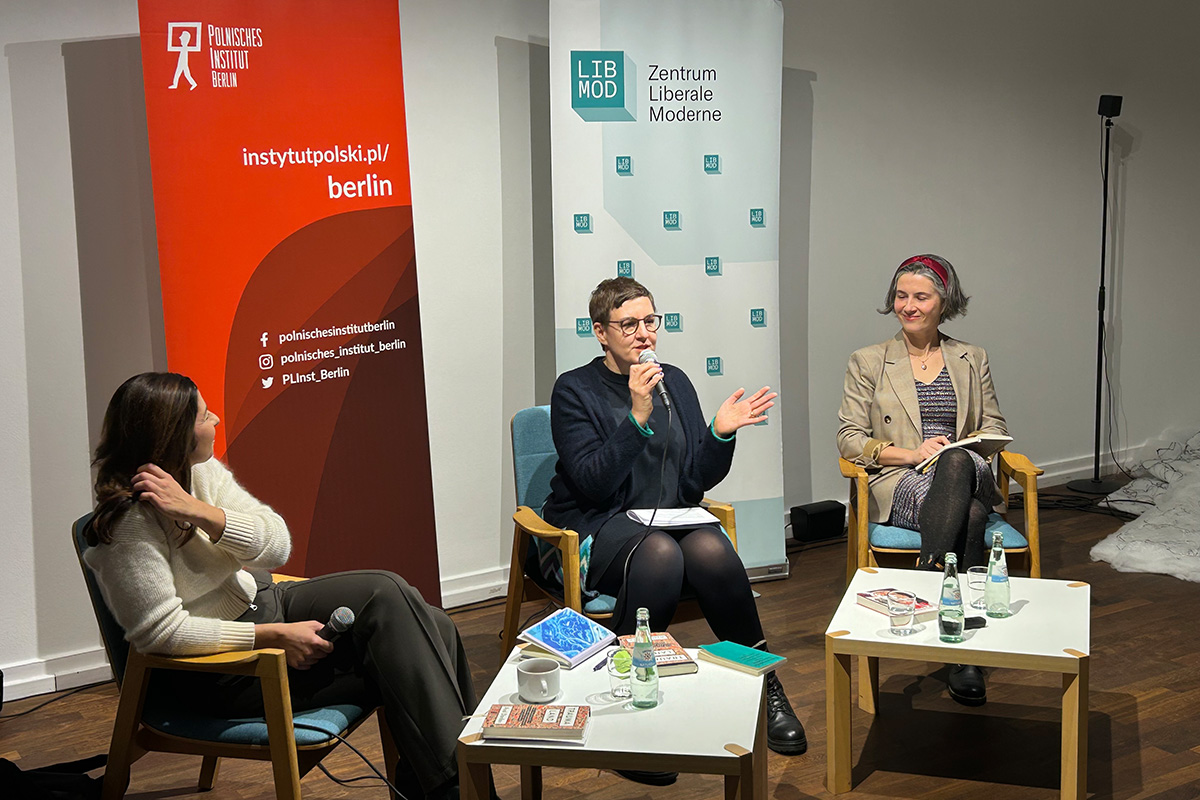 Wird ein Trauma von Generation zu Generation vererbt? Was sagt uns das Trauma über Polen und Deutsche? Was verbindet, was trennt uns? Wie hat die Geschichte unsere Verhaltensweisen geprägt, unsere Ängste und Obsessionen?