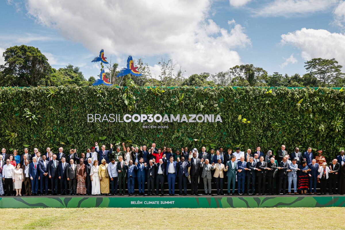 Geopolitische Umbrüche, eine Klimakonferenz mit eher magerem Ergebnis, dazu Zweifel am europäischen Klimakurs und eine sich ändernde Weltordnung – wie lässt sich Klimatransformation angesichts dessen überhaupt noch denken? In unserem hochrangig besetzen Strategiekreis Klimatransformation gab es viel zu diskutieren. Lukas Daubner fasst die zentralen Debatten und Ansatzpunkte für Sie zusammen.