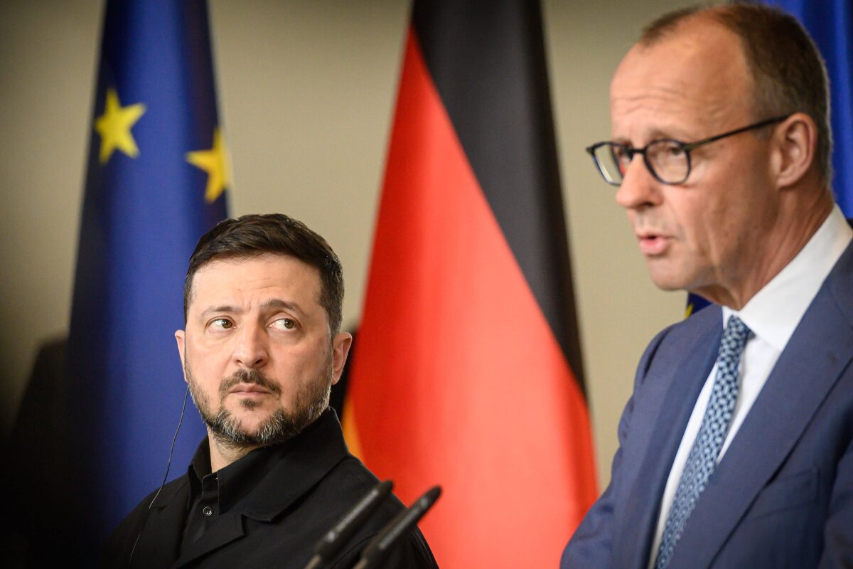 Die Umstände und Folgen des 40-Tage-Kriegs gegen den Iran wirken sich direkt auf die Verteidigungsfähigkeit der Ukraine und den aktuellen Kriegsverlauf in Europa aus. Der ehemalige Diplomat Johannes Regenbrecht liefert in seinem Policy Paper eine umfangreiche Analyse und erläutert, wie Europa jetzt handlungsfähig wird.&nbsp;