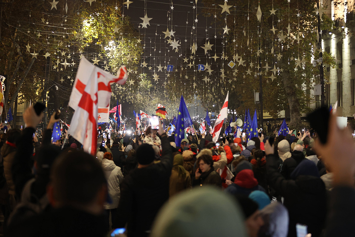 The EU candidate country is facing one of its deepest political crises in recent years. For more than a year, people have been taking to the streets in peaceful protest. At the same time, the Russia-leaning ruling party, Georgian Dream, has been hardening its course: repression against civil society, independent media, and the opposition is visibly intensifying.